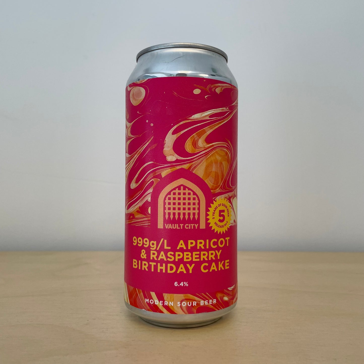 Vault City 999g/L Apricot & Raspberry Cake (440ml Can)