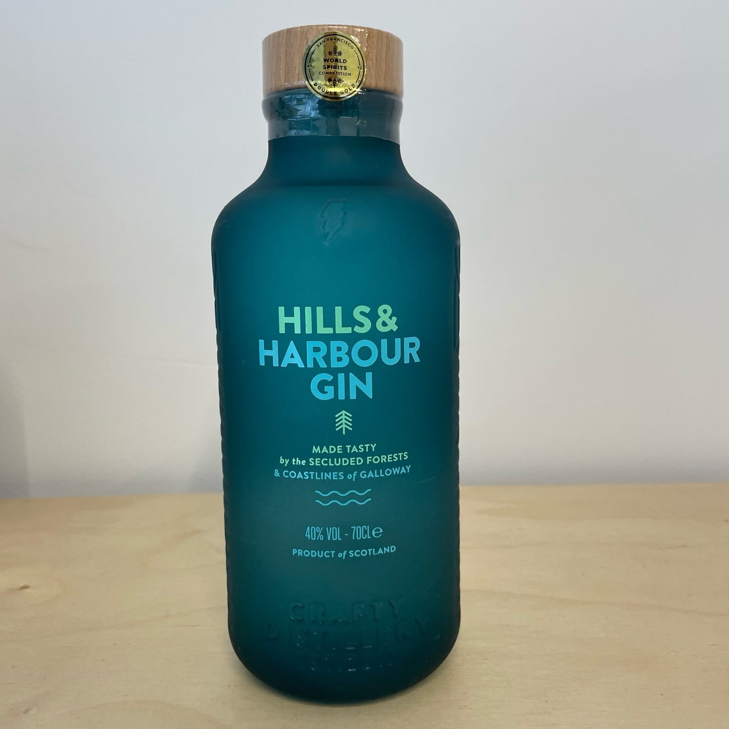 Crafty Distillery Hills & Harbour Gin (70cl Bottle)